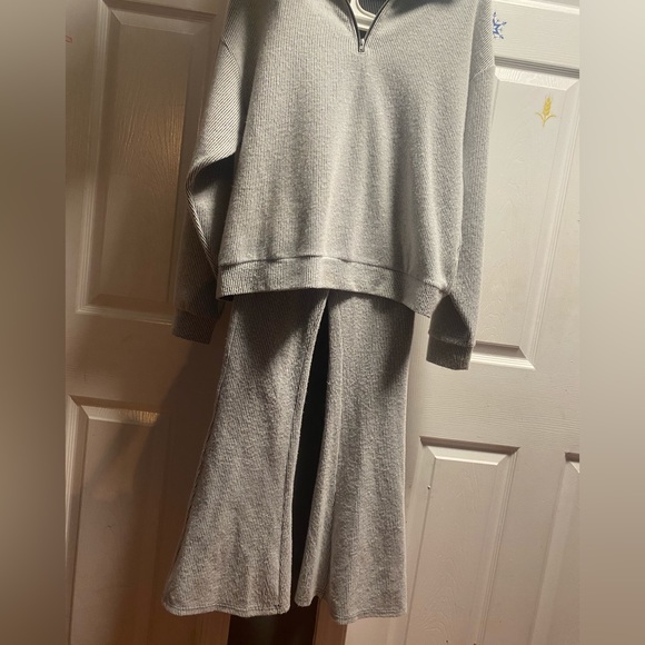 MATCHING SET Sweater w/ Flare Pants - Picture 2 of 4